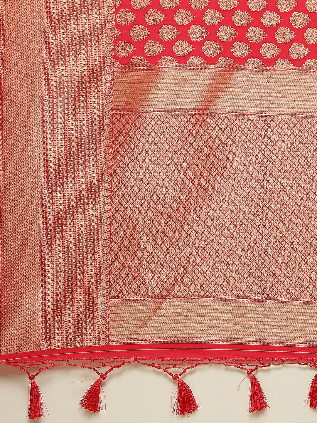 Zari Booti Border Woven Art Handloom Saree