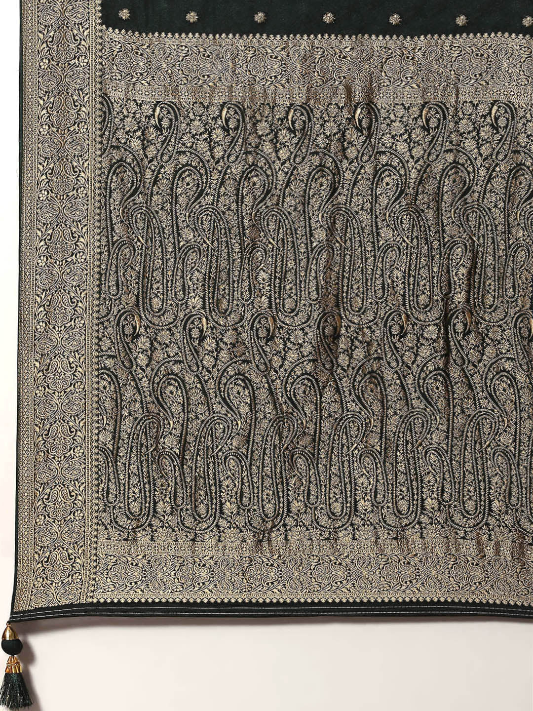 Zari Booti Crepe Plain Saree
