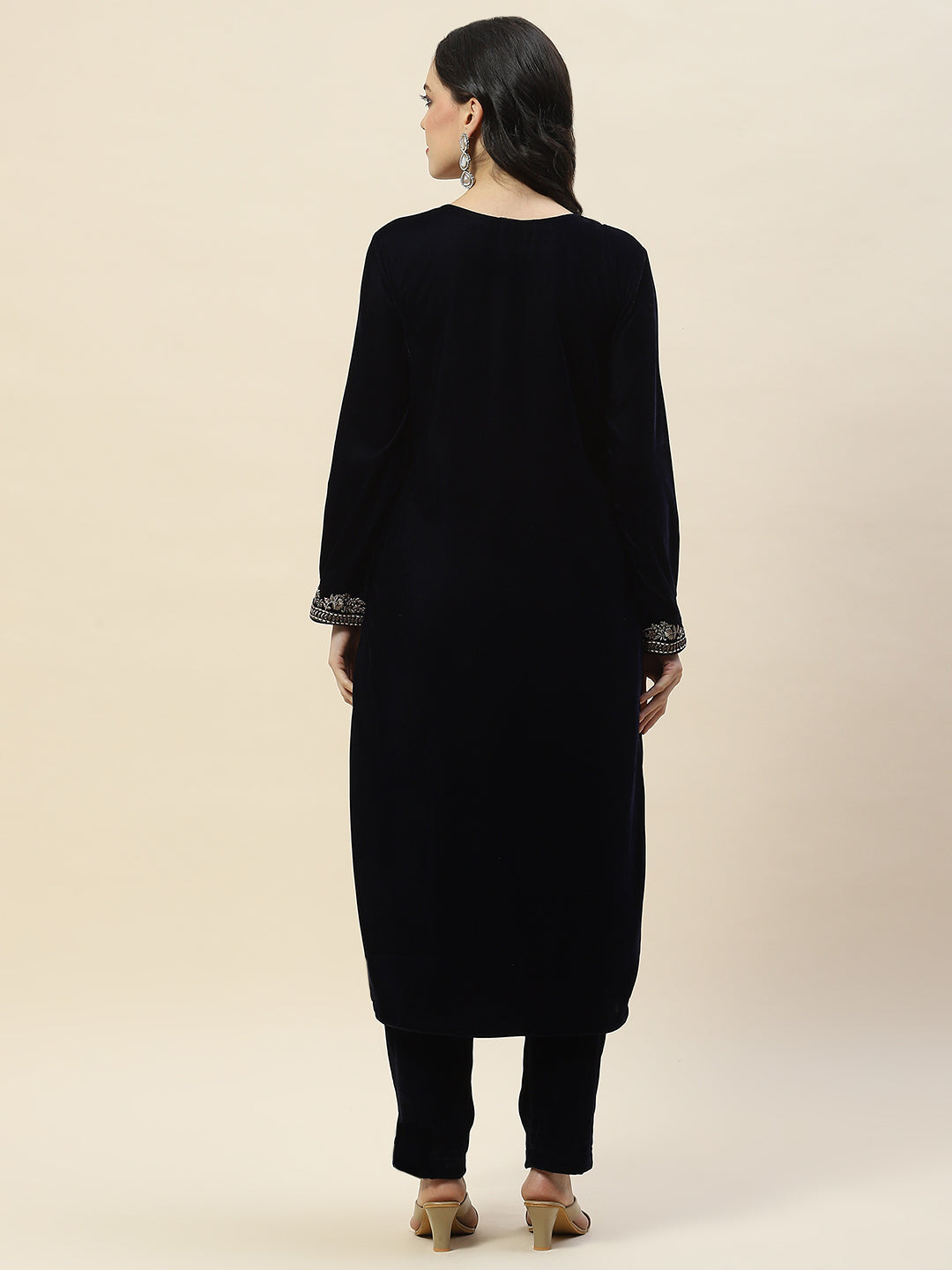 Neck Embroidered Velvet Kurta With Pants