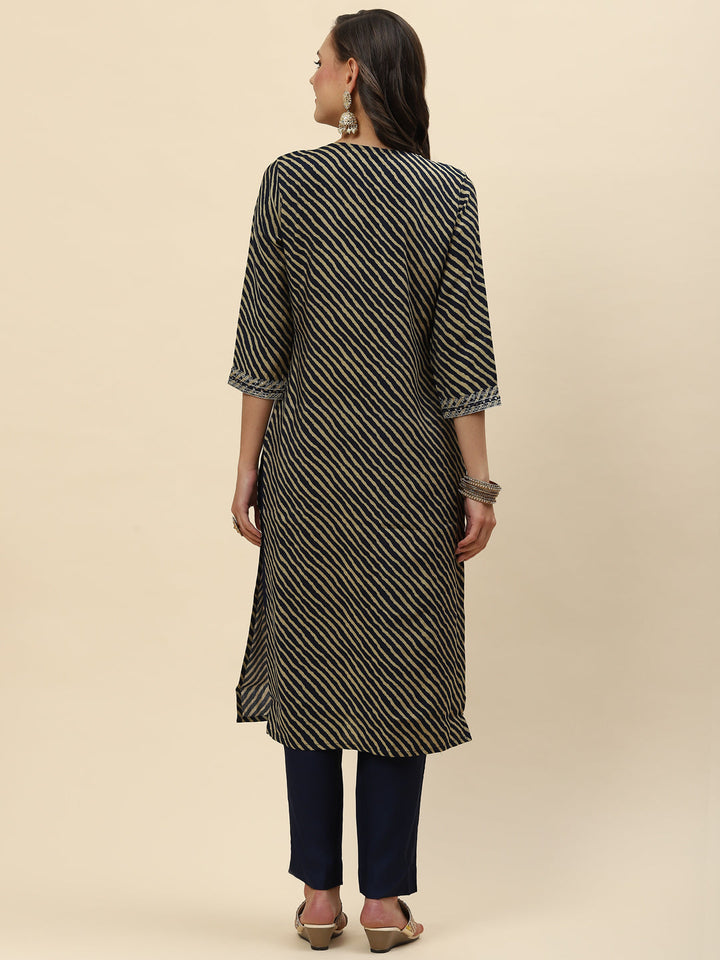 Neck Embroidered &amp; Lehriya Muslin Kurta With Pants