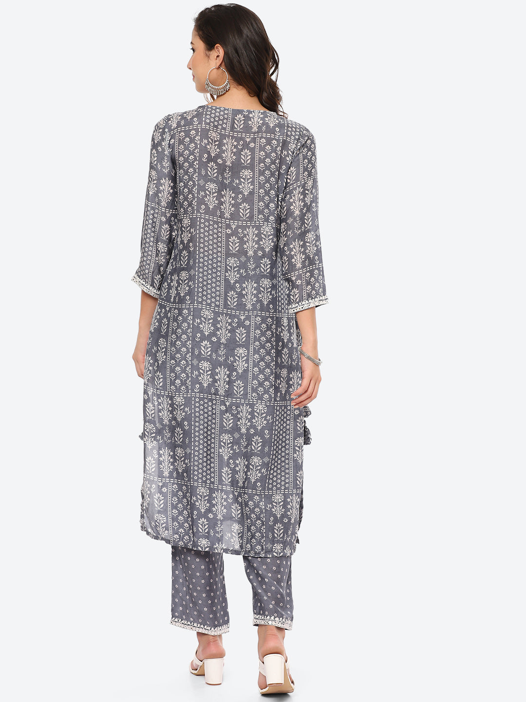 Mirror Neck Embroidered Muslin Kurta With Pant
