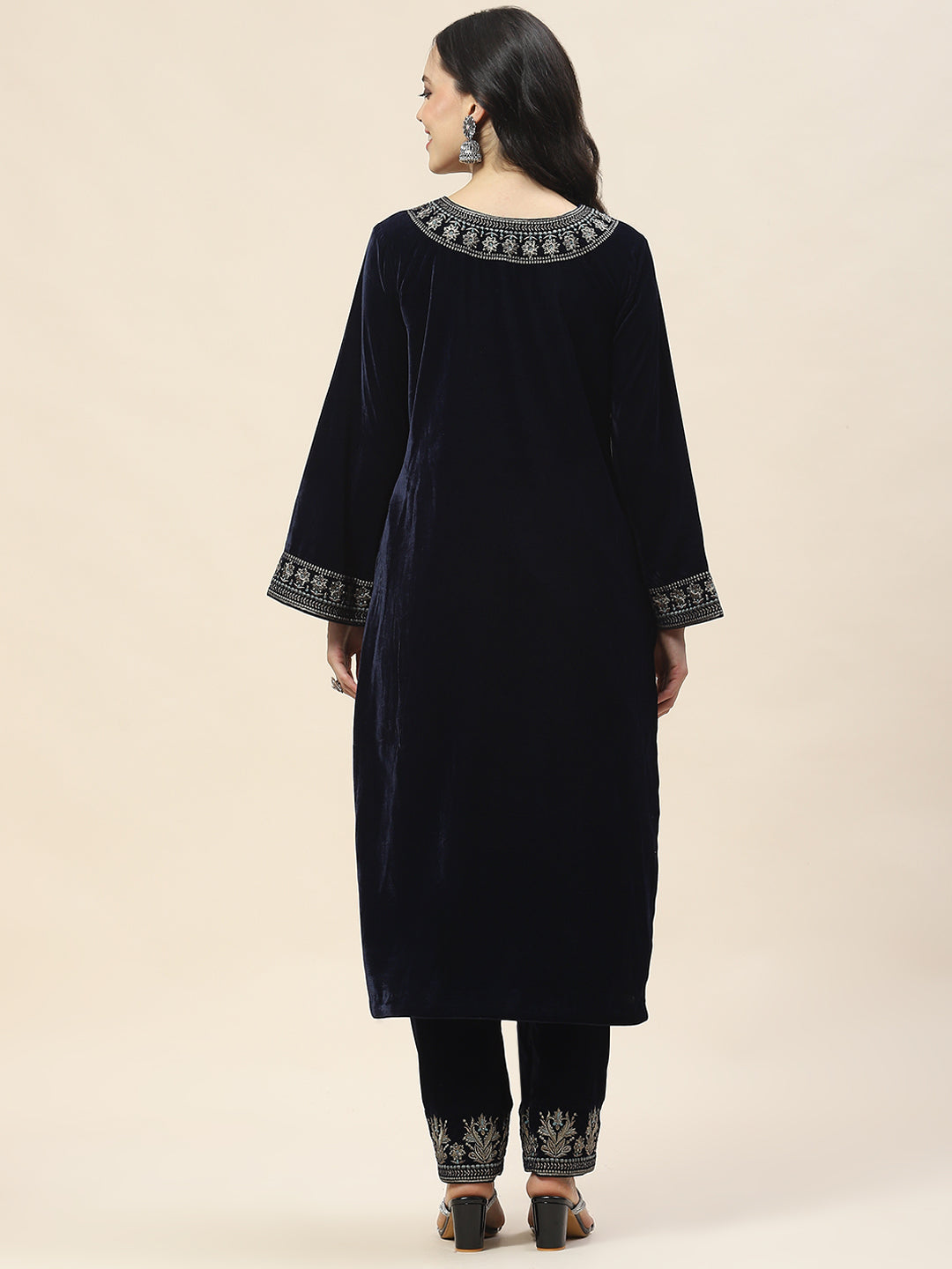 Neck Embroidered Velvet Kurta With Pants