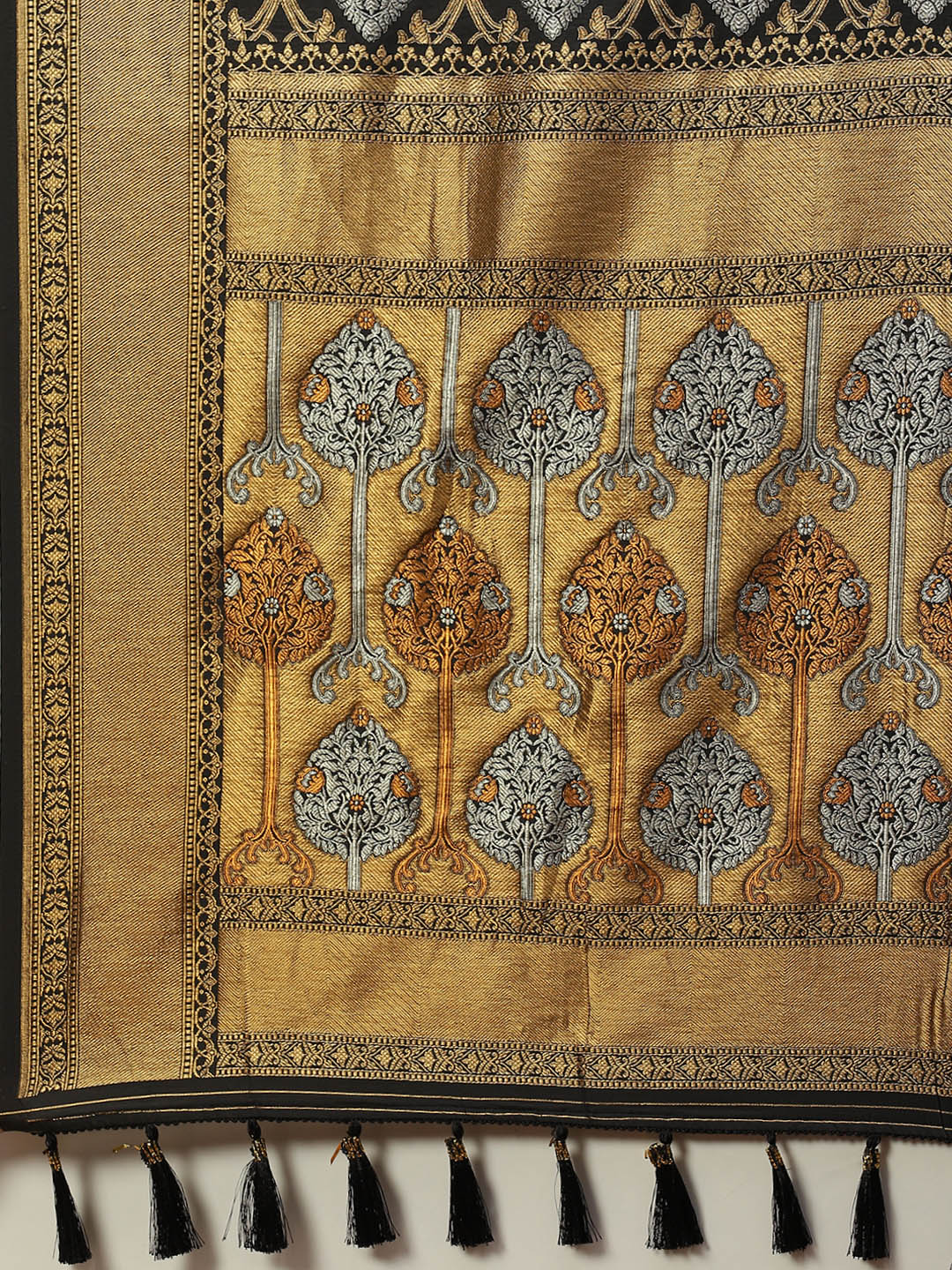 Zari Jaal Banarasi Woven Saree