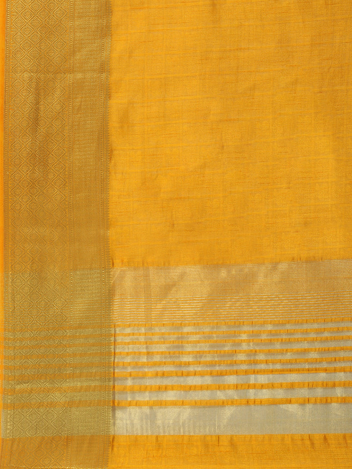 Plain Zari Border Woven Handloom Saree