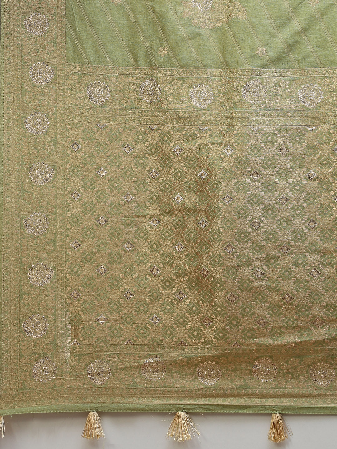 Zari Jaal Handloom Woven Saree