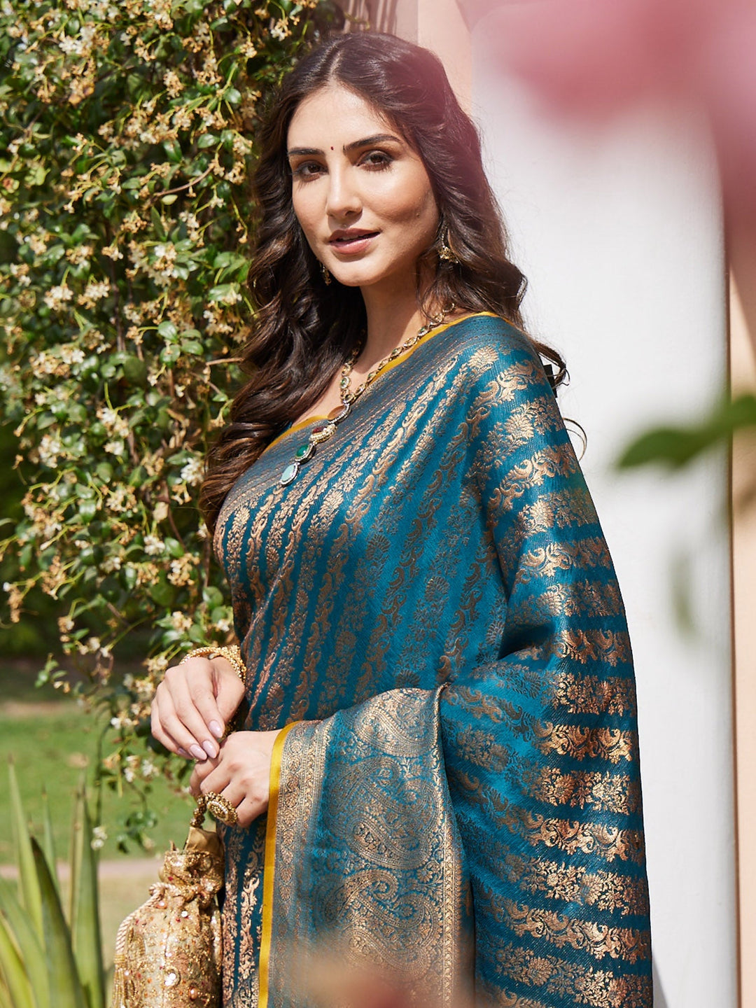 Antique Jaal Crepe Plain Saree
