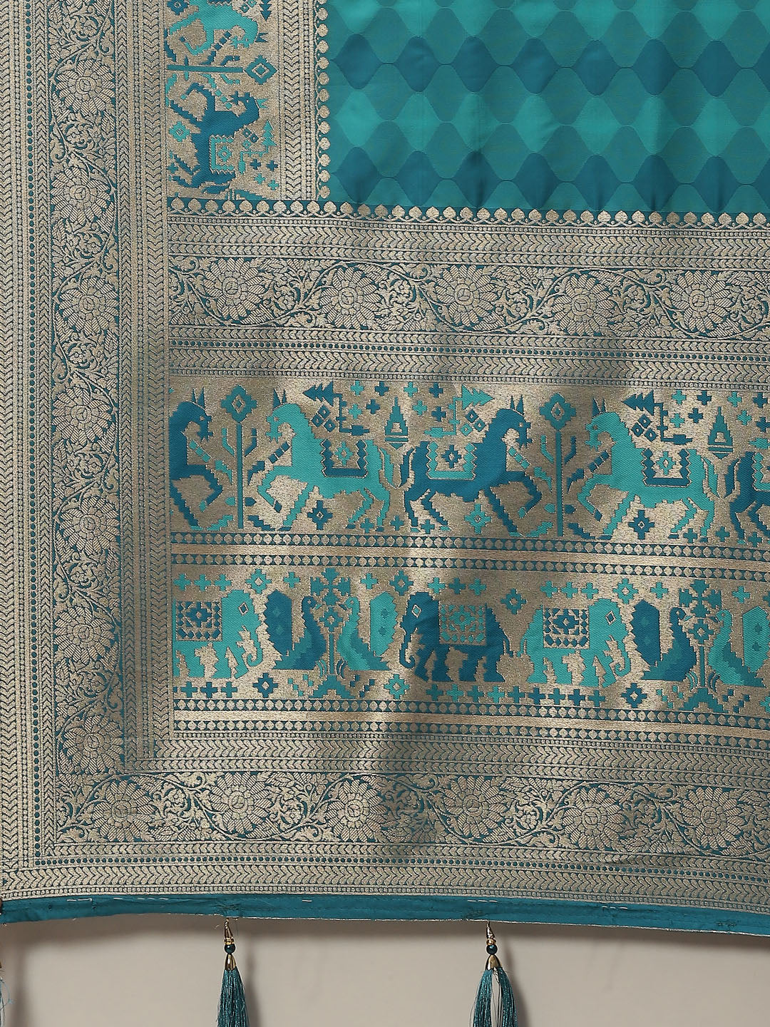 Zari Border Handloom Woven Saree