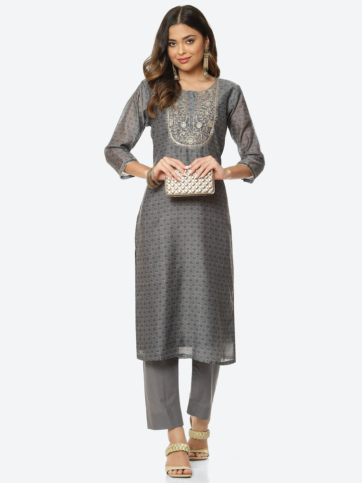 Zari Embroidered Printed Chanderi Kurta With Pant