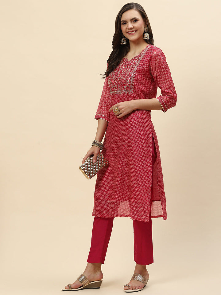 Neck Embroidered &amp; Floral Printed Chanderi Kurta With Pants