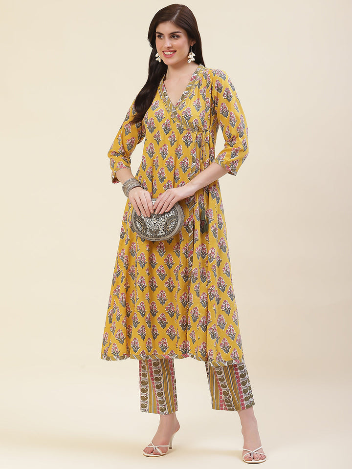 Floral Printed Cotton Kurta With Pants