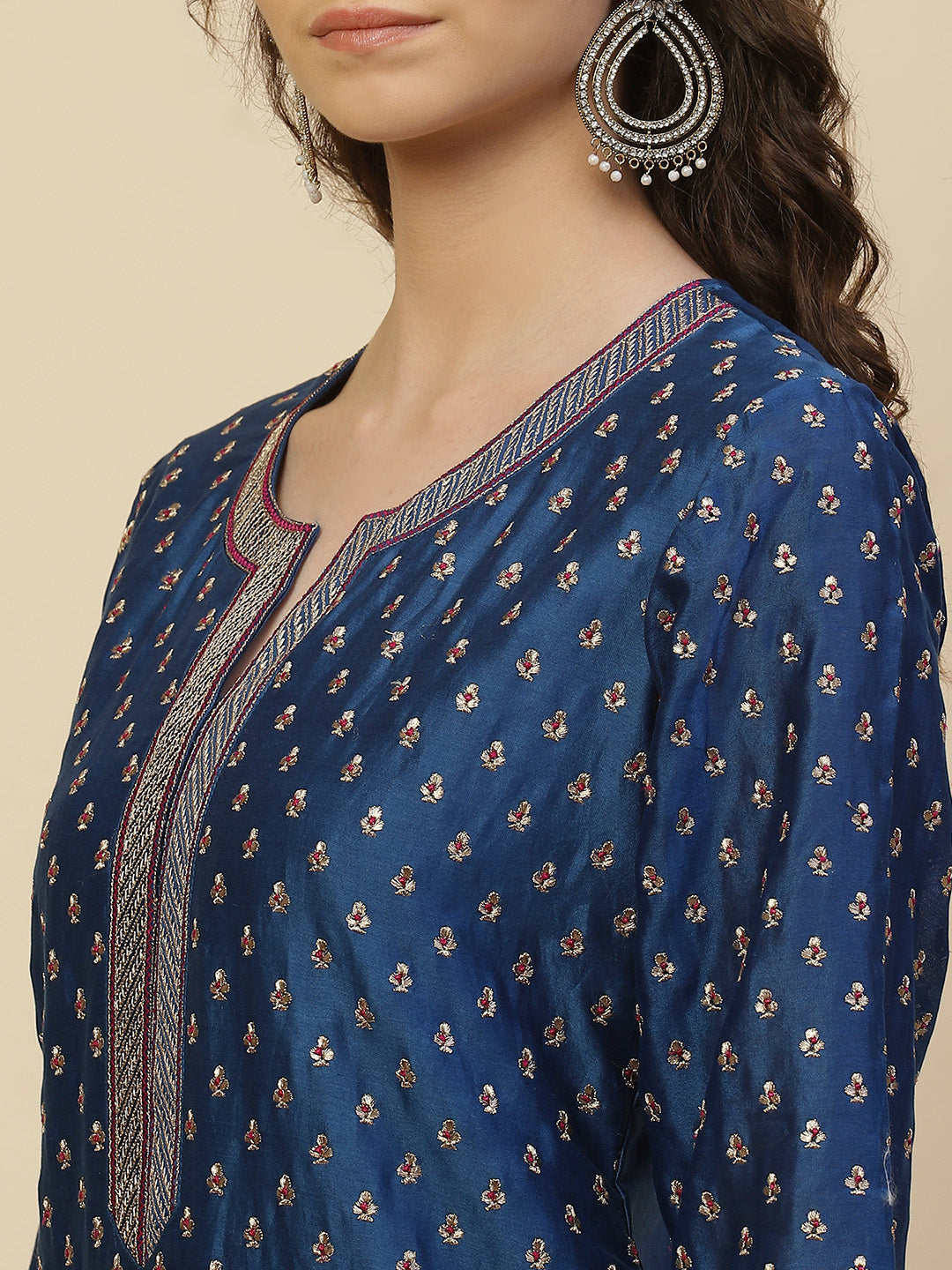 Resham Booti Cotton Kurta With Pants &amp; Dupatta