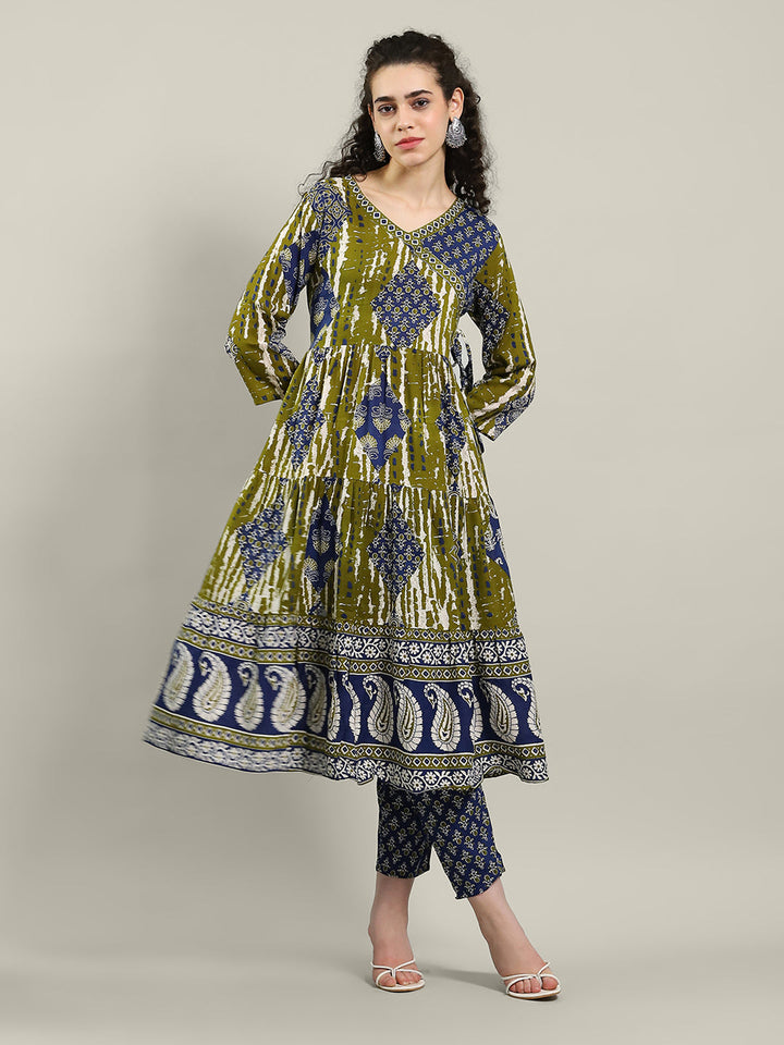 Printed Cotton Blend Kurta &amp; Pants