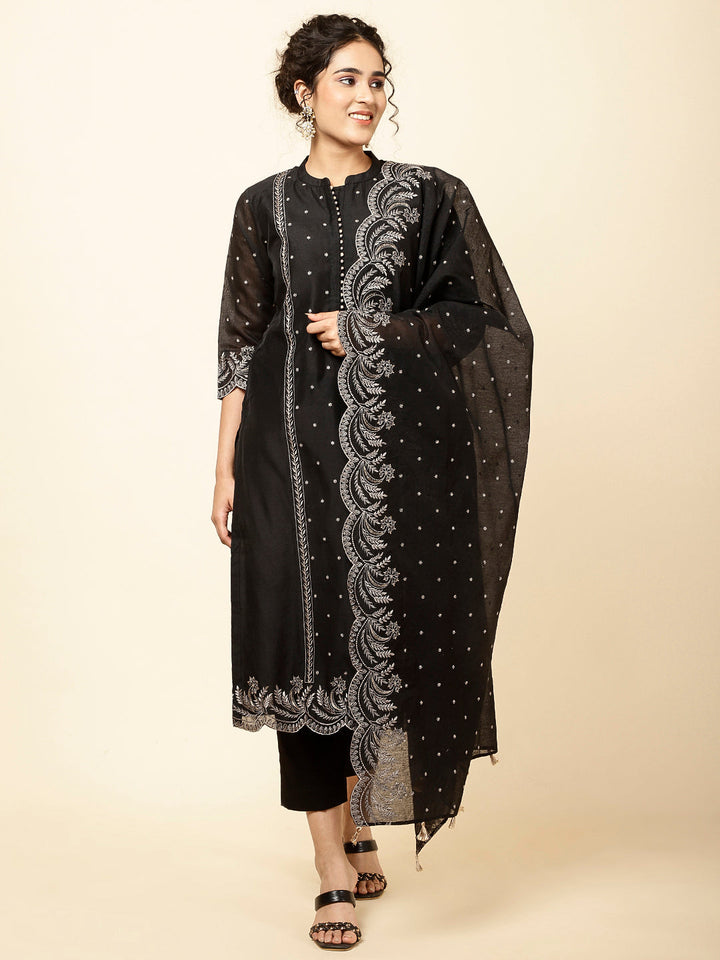 Embroidered Chanderi Kurta With Pants &amp; Dupatta