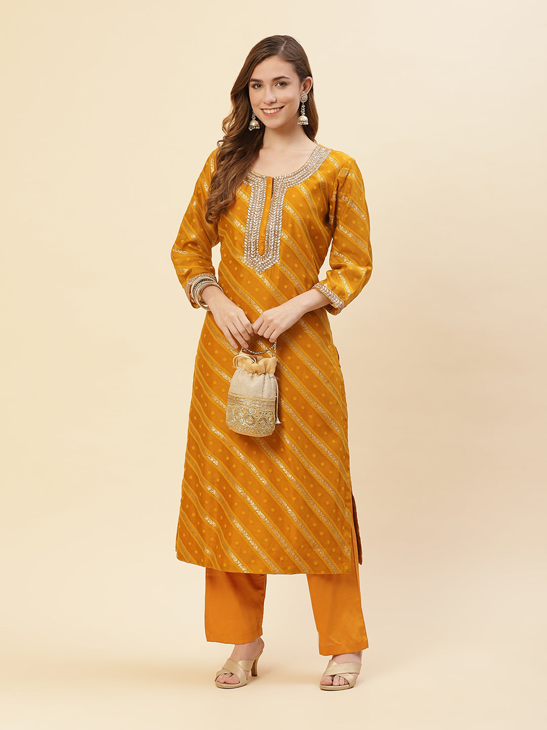 Printed &amp; Embroidered Neck Chnaderi Kurti With Pant