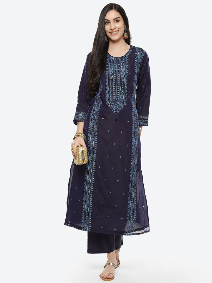 Resham Neck Jaal Chanderi Kurti With Pant