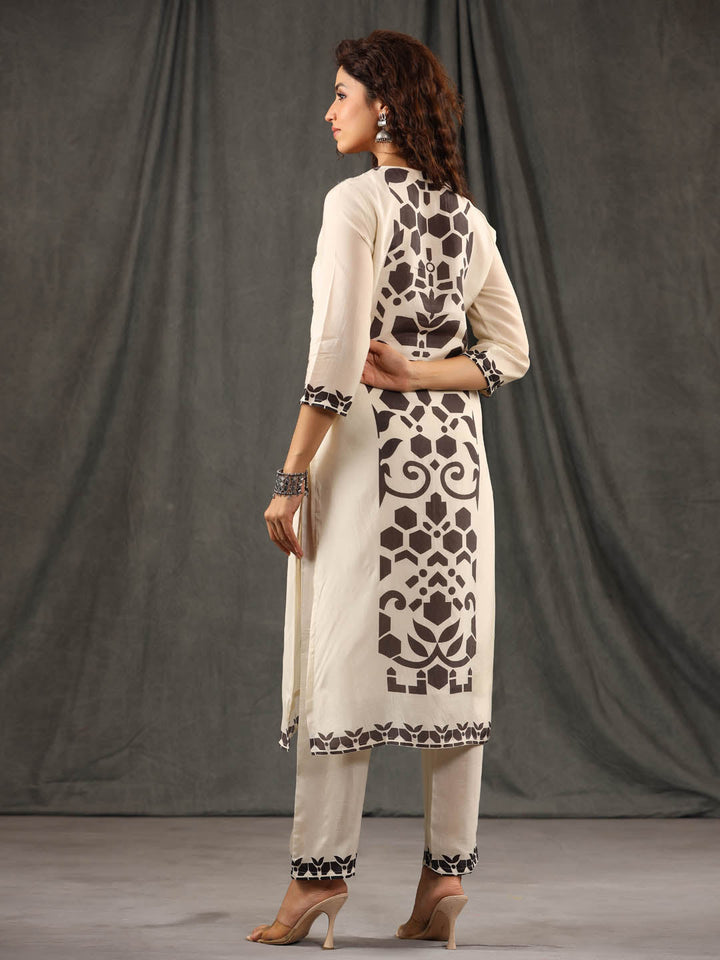 Neck Embroidered Muslin Kurta With Pants