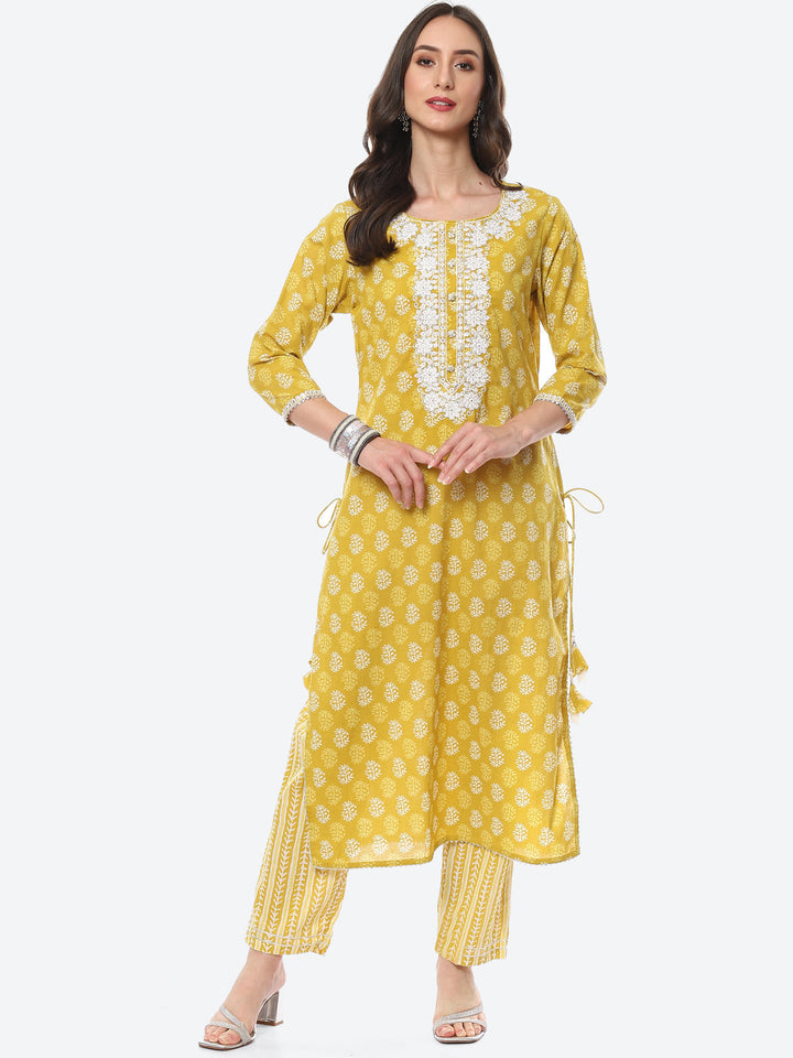 Zari Neck Embroidered Cotton Kurta With Pant