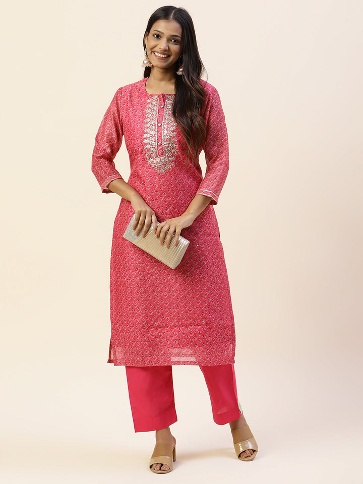 Printed &amp; Yoke Embroidered Chanderi Kurta With Pants