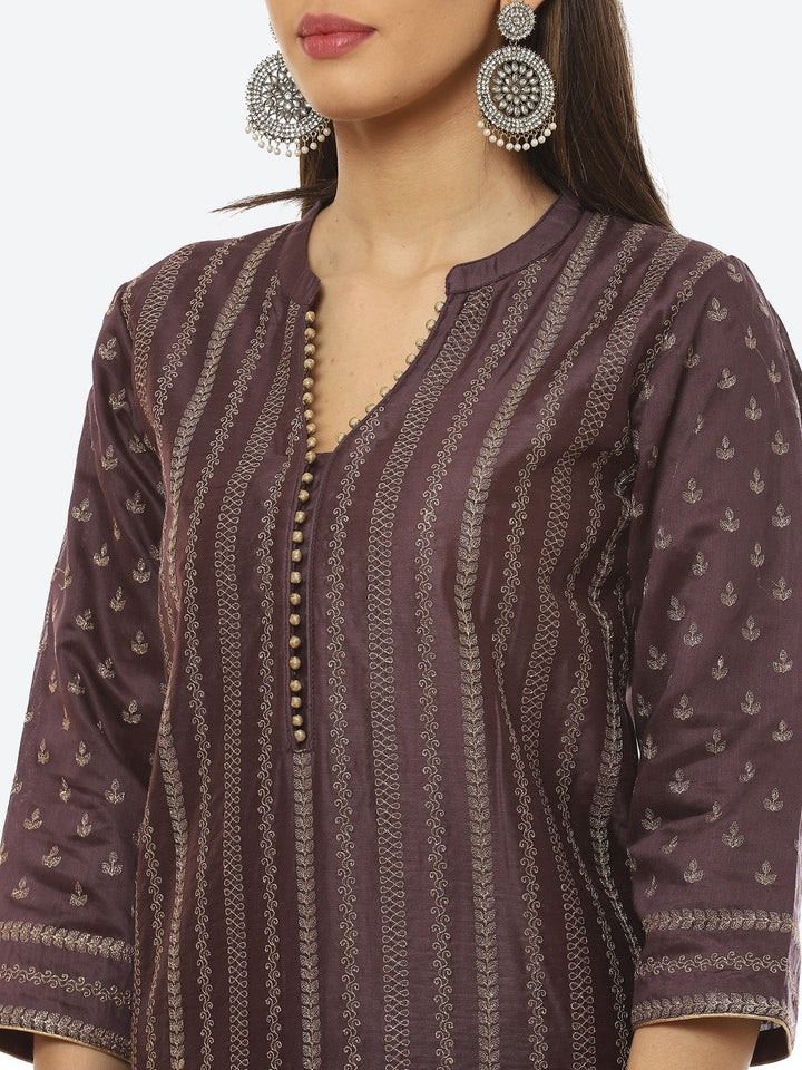 Resham Embroidered Booti Border Chanderi kurta With Pant &amp; Dupatta