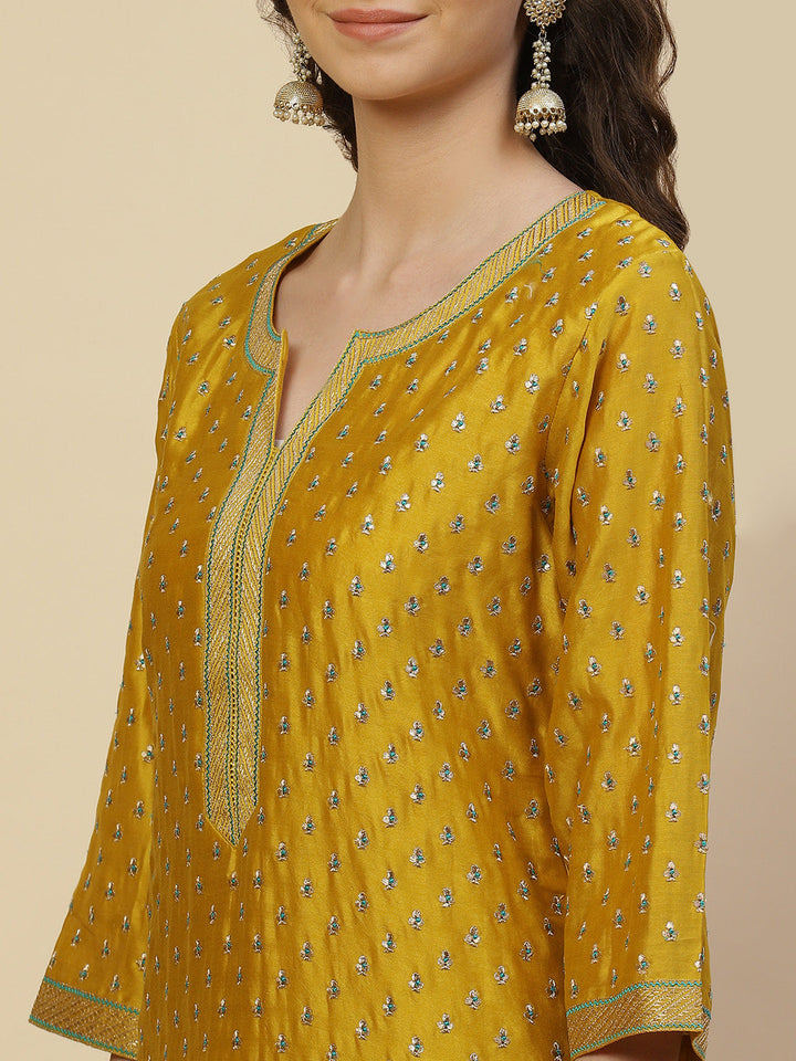 Resham Booti Cotton Kurta With Pants &amp; Dupatta