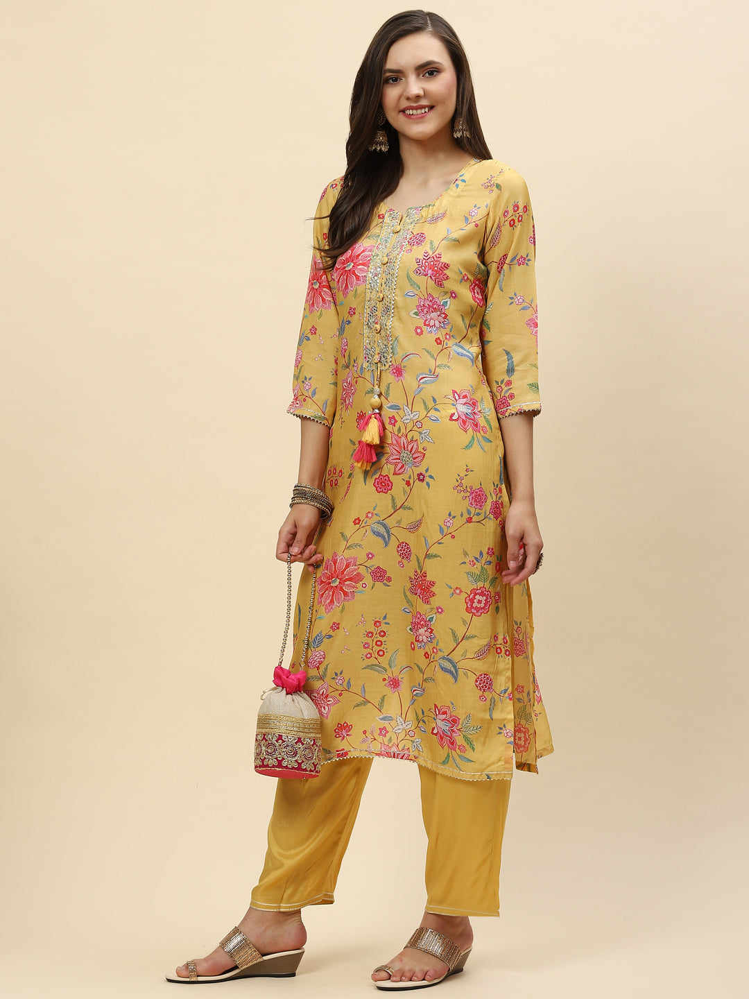 Neck Patti &amp; Floral Printed Muslin Kurta With Pants