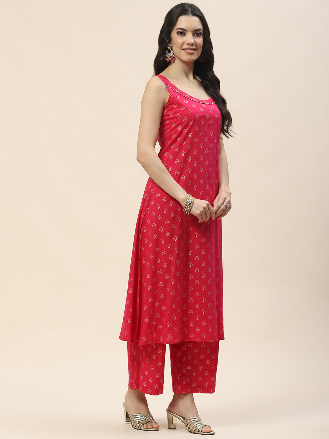 Embroidered Chanderi Kurta With Cape &amp; Pants