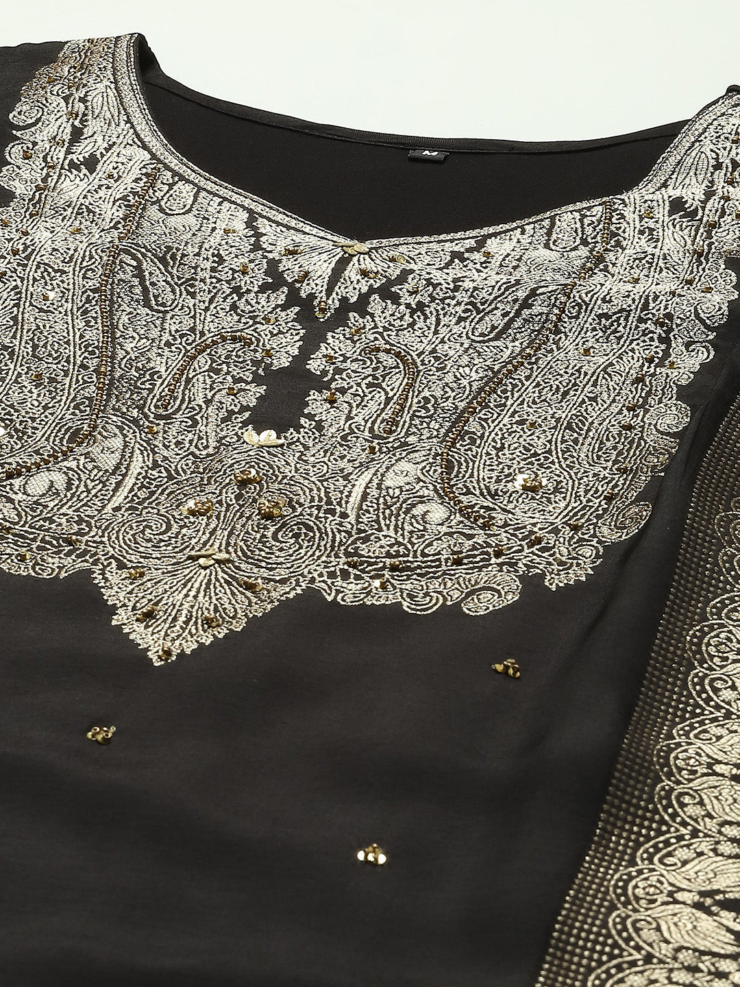 Zari Jaal Embroidered Chanderi Kurta With Pants &amp; Dupatta