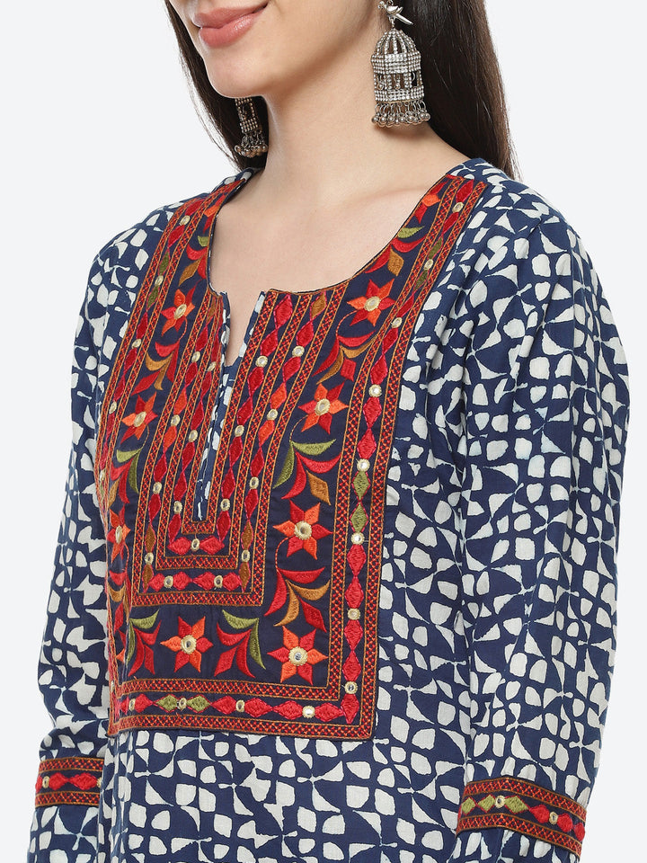 Printed Gota Patti Cotton Kurti With Pant