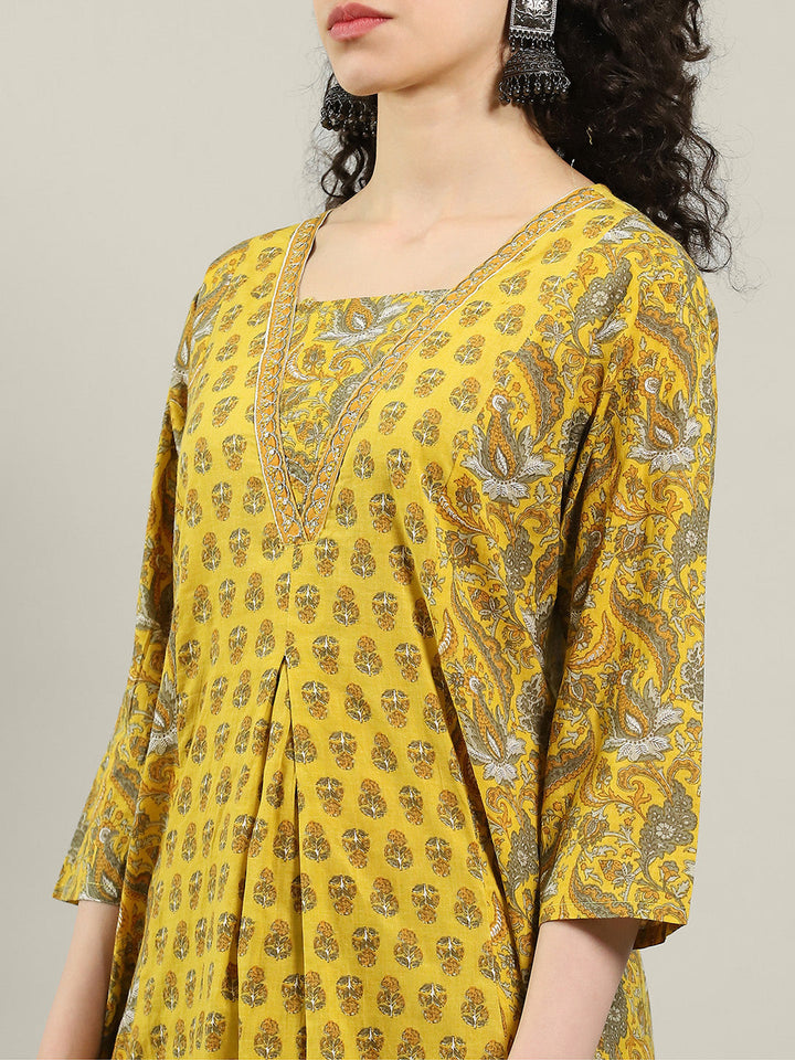 Printed Cotton Blend Kurta &amp; Pants