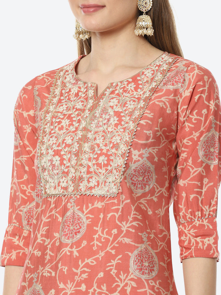 Resham Zari Neck Embroidered Printed Chanderi Kurta With Pant