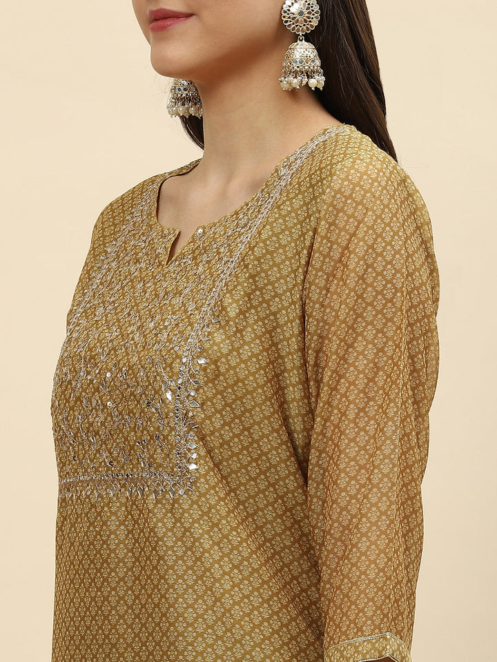Neck Embroidered &amp; Floral Printed Chanderi Kurta With Pants