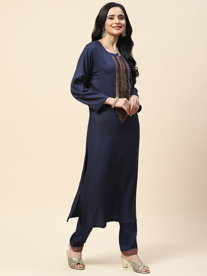 Resham Jaal Woven Pashmina Kurta With Pants &amp; Jacket