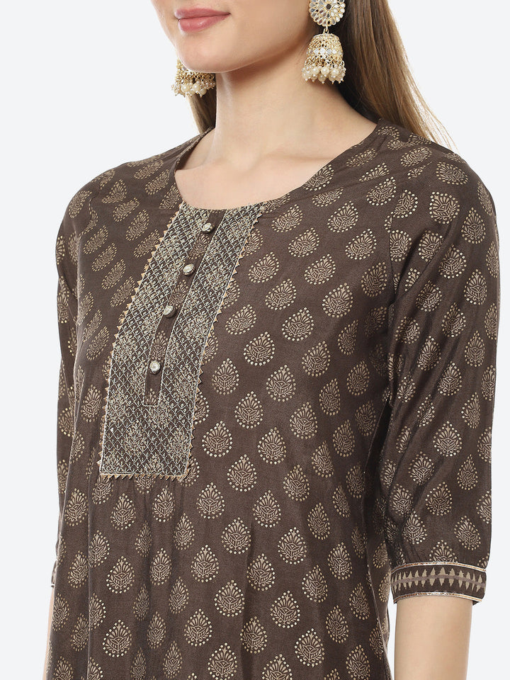 Zari Neck Embroidered Printed Cotton Kurta With Pant
