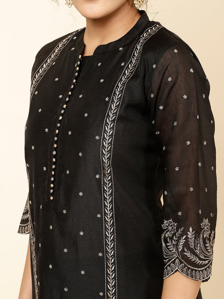 Embroidered Chanderi Kurta With Pants &amp; Dupatta