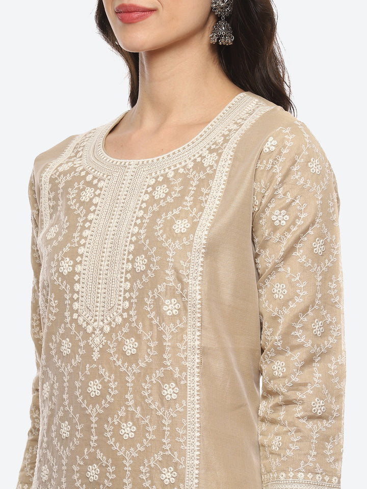 Thread Embroidered Chanderi Kurta With Pant