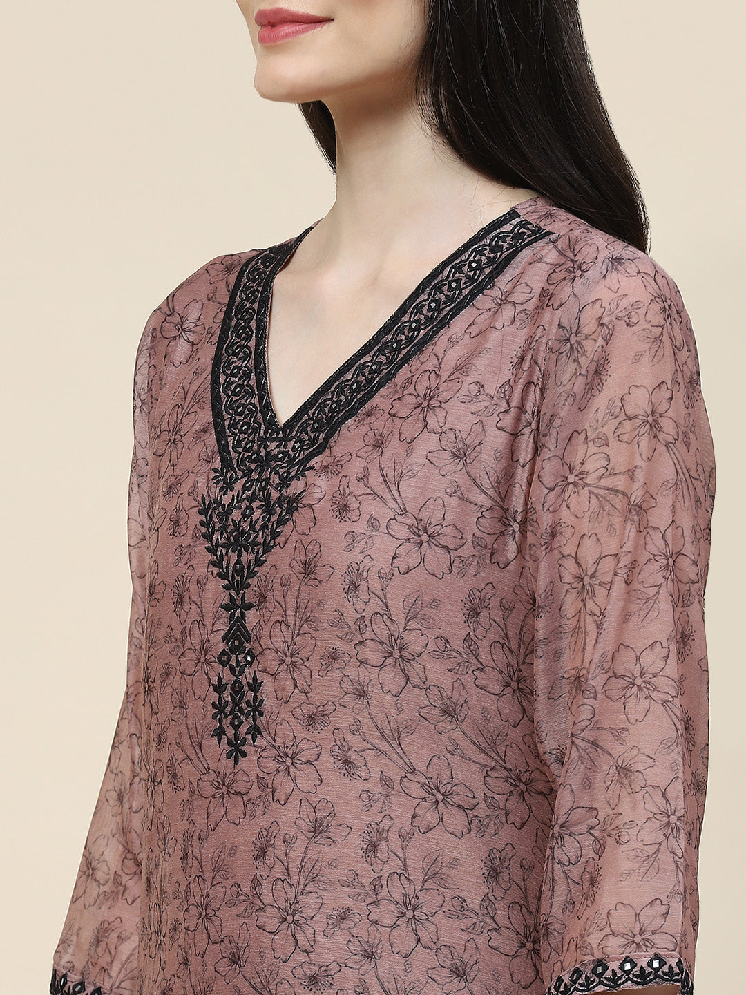 Printed &amp; Neck Embroidered Chanderi Kurta With Pants