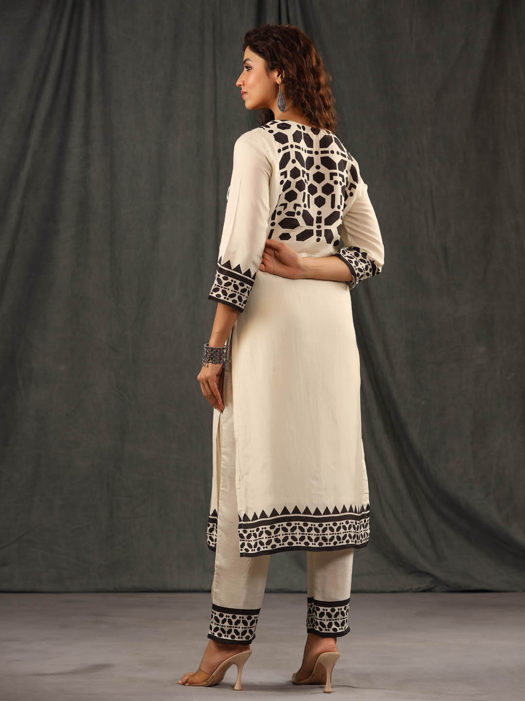Neck Embroidered Muslin Kurta With Pants
