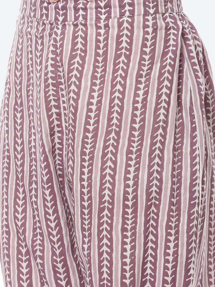 Zari Neck Embroidered Cotton Kurta With Pant