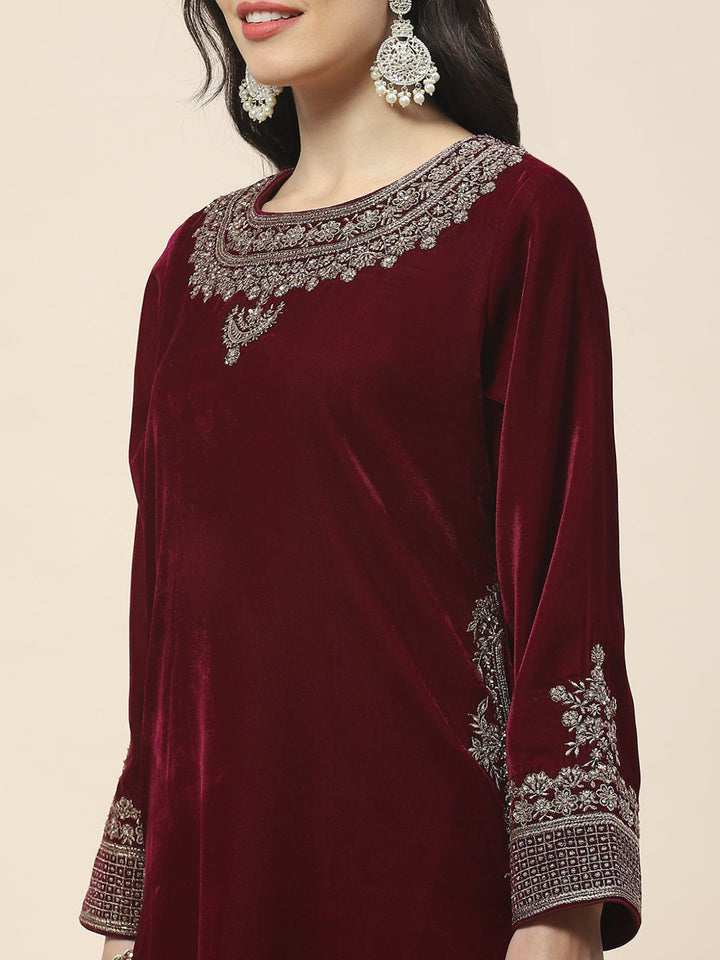 Neck Embroidered Velvet Kurta With Pants