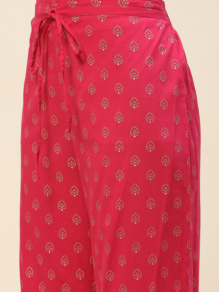 Embroidered Chanderi Kurta With Cape &amp; Pants