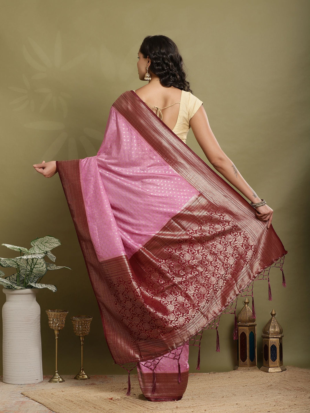 Polka Dot Woven Booti Crepe Saree