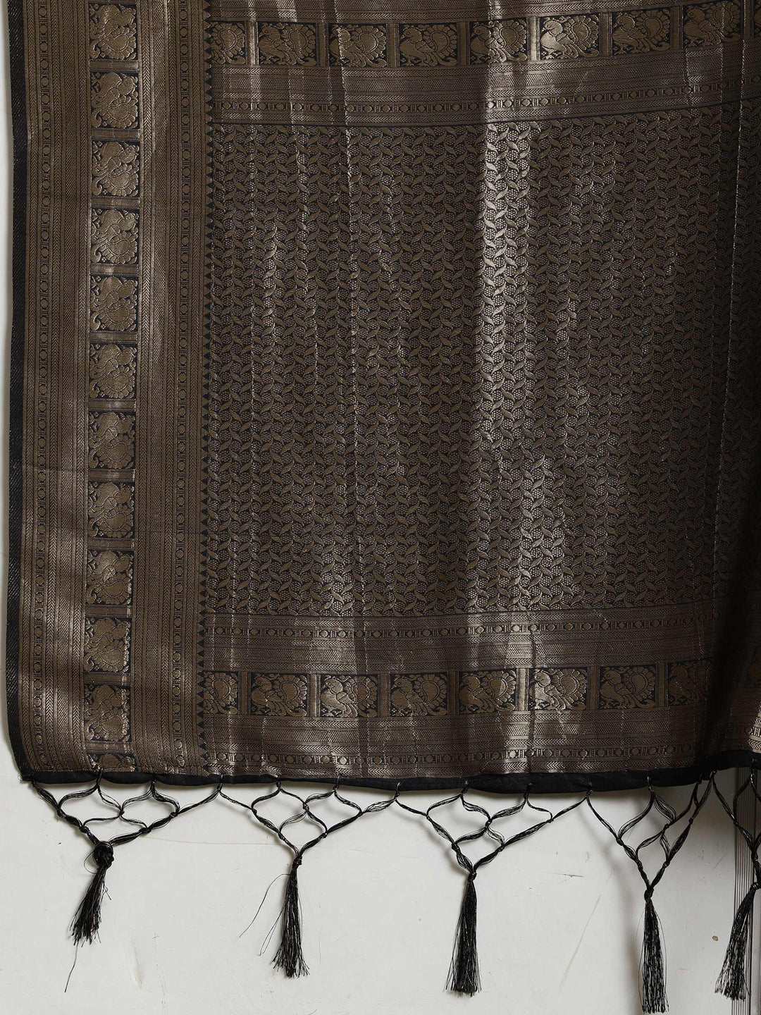 Plain Crepe Saree