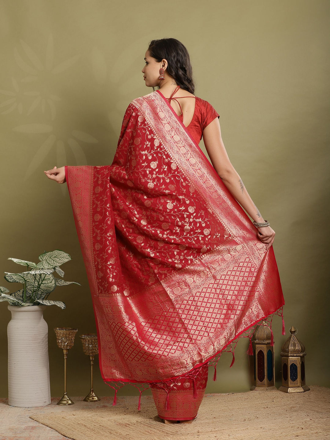 Plain Crepe Saree