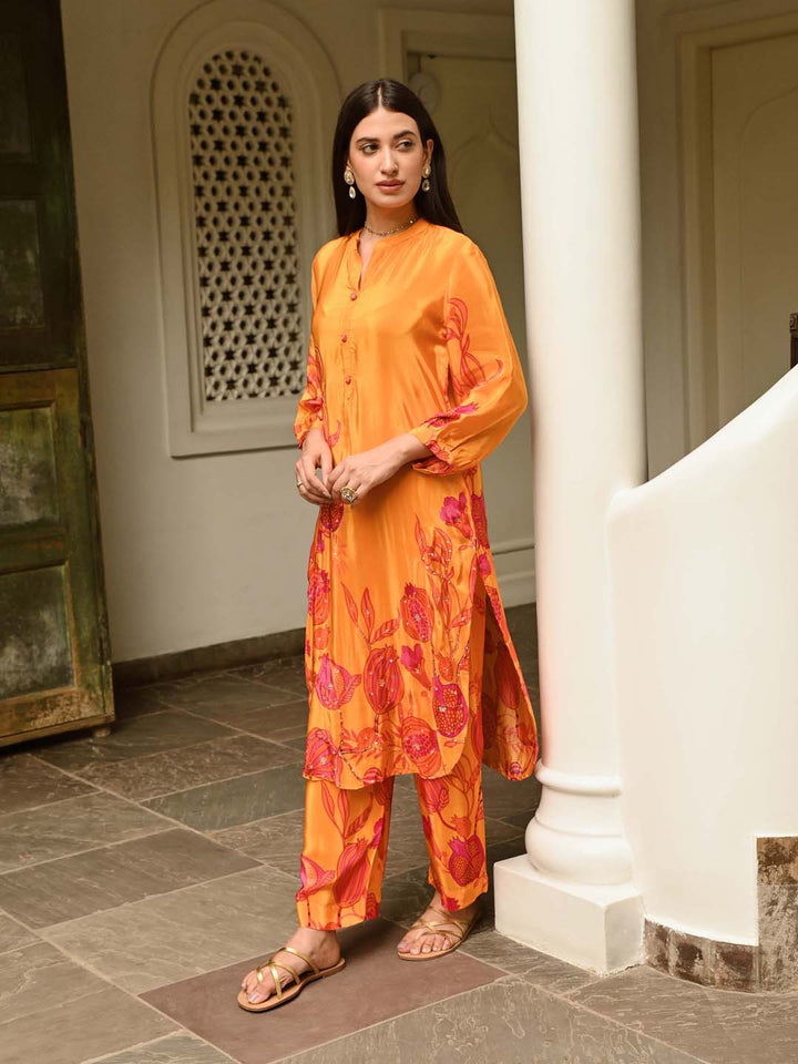 Floral Printed Crepe Kurta With Pants