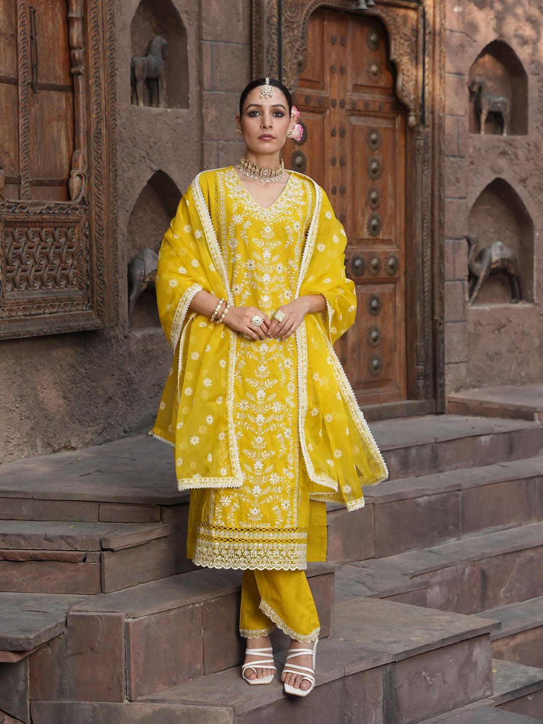 Floral Embroidery Kurta With Pants &amp; Dupatta