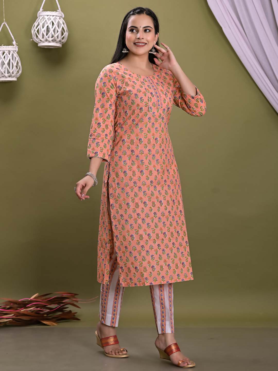 Floral Printed Cotton Kurta With Pants