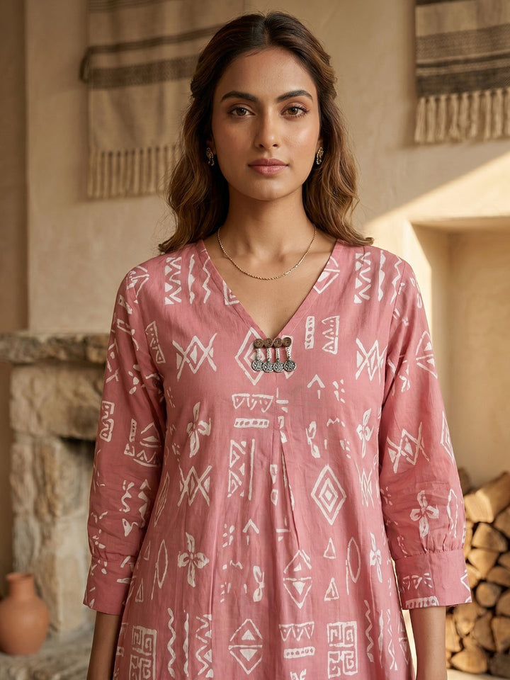 Pink Embroidered Cotton Blend Straight Fit Round Neck Kurta With Pant