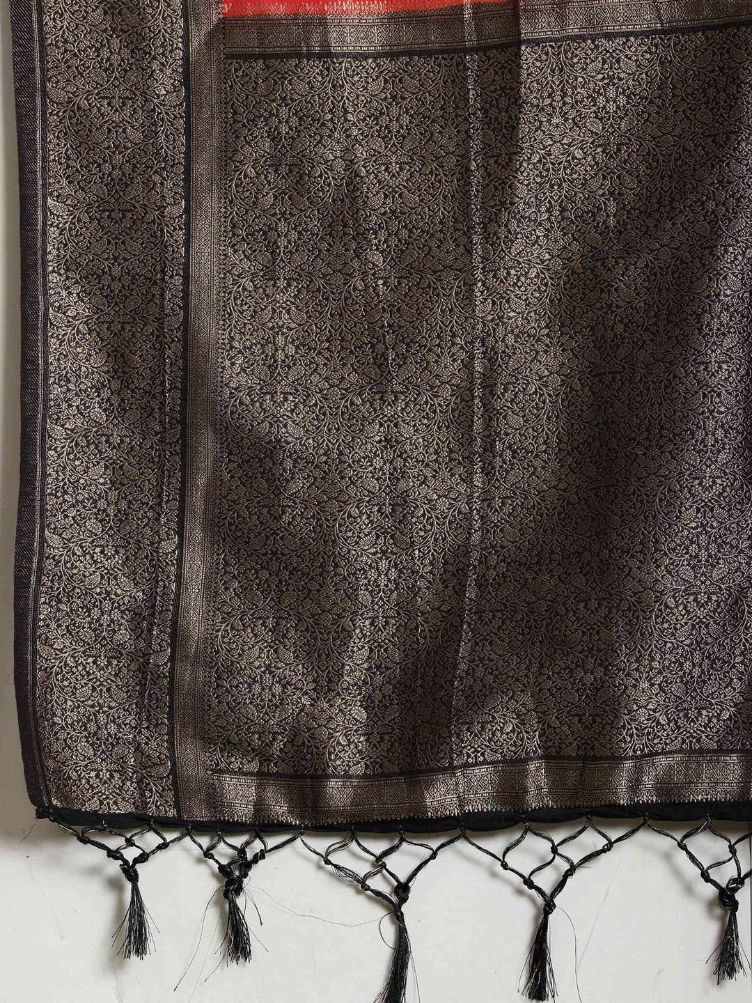 Polka Dot Woven Booti Crepe Saree